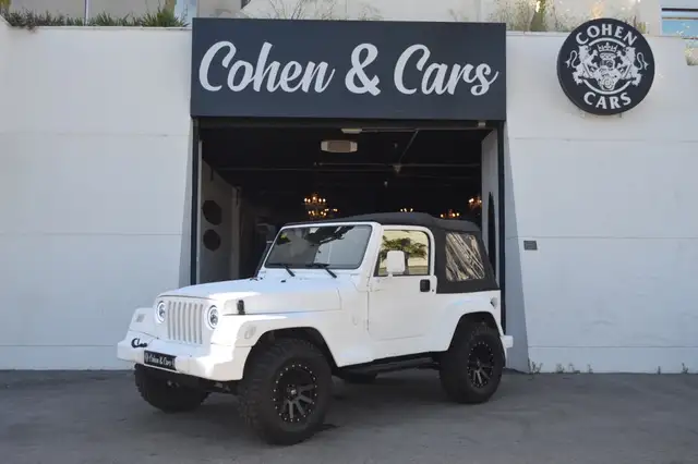 Jeep Wrangler main image