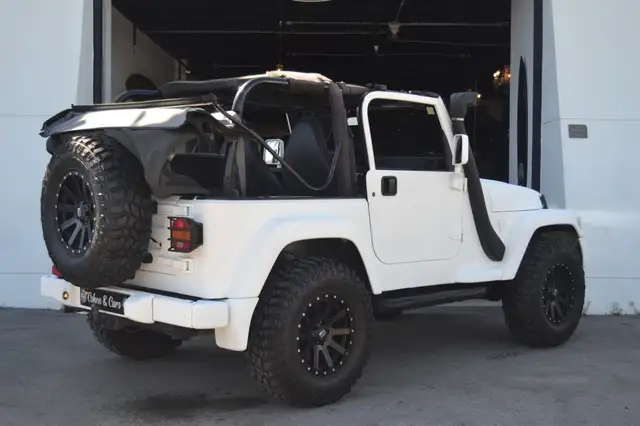 Jeep Wrangler view 10