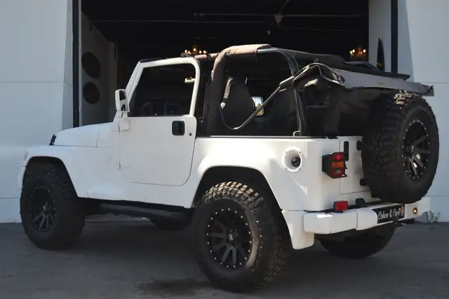 Jeep Wrangler view 13