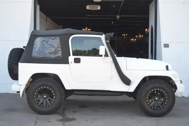Jeep Wrangler view 7