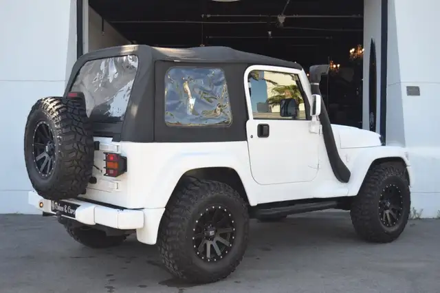 Jeep Wrangler view 9