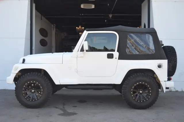 Jeep Wrangler view 14