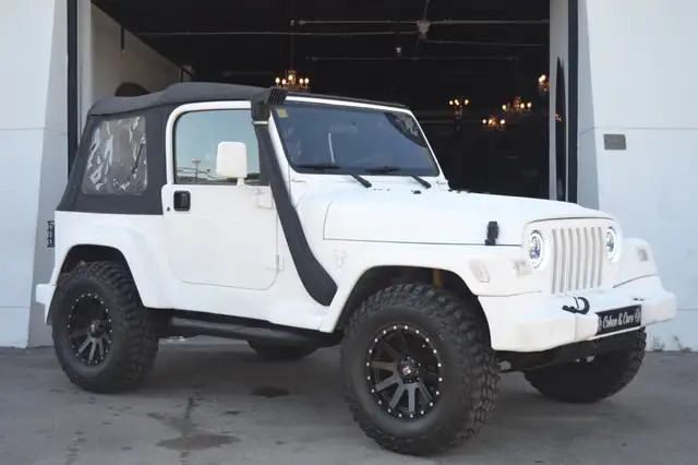 Jeep Wrangler view 5