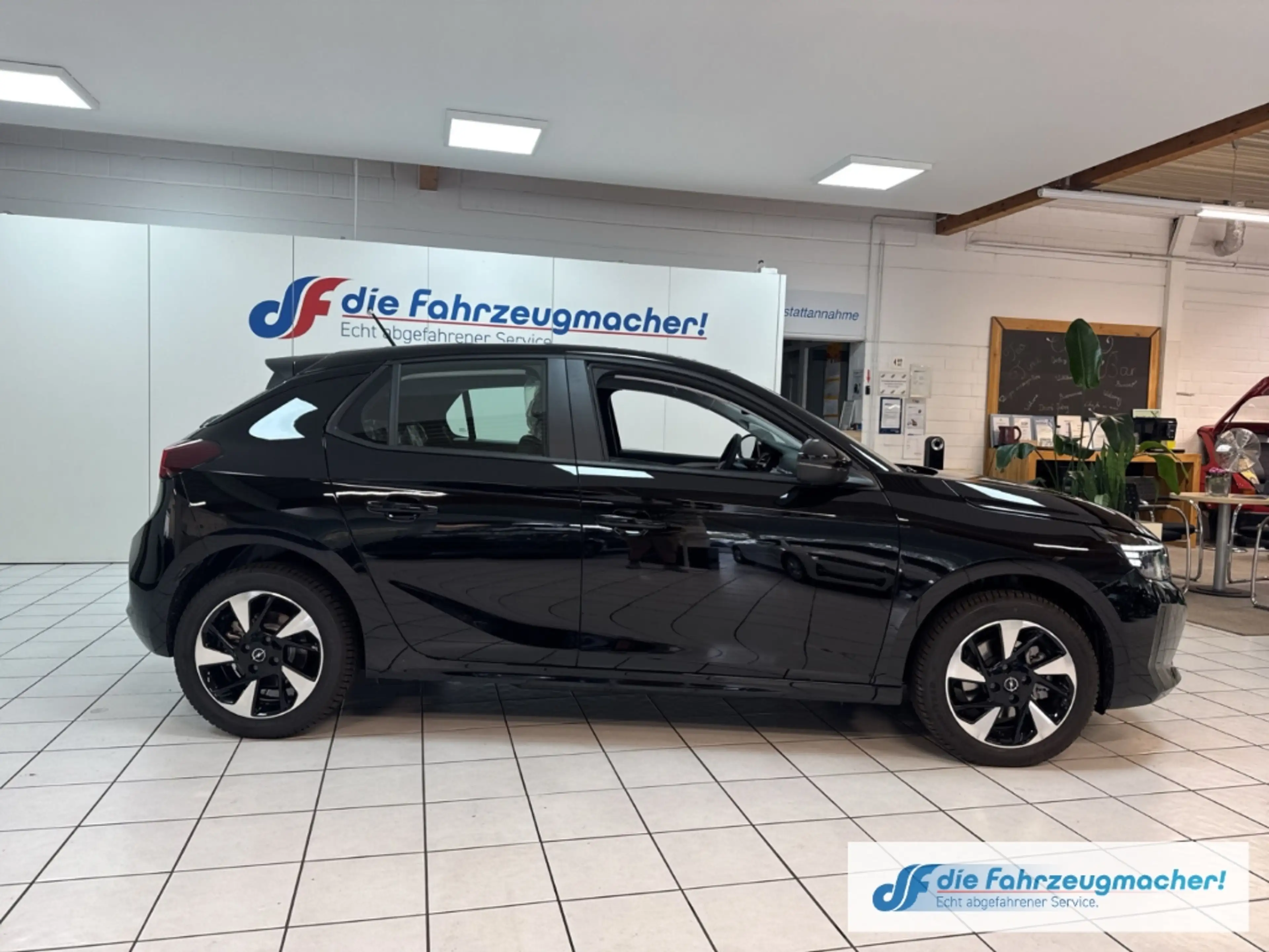 Opel Corsa-e *Alu, 11KW, SHZ*Edition Digitales Cockpit LED Appl — photo 6