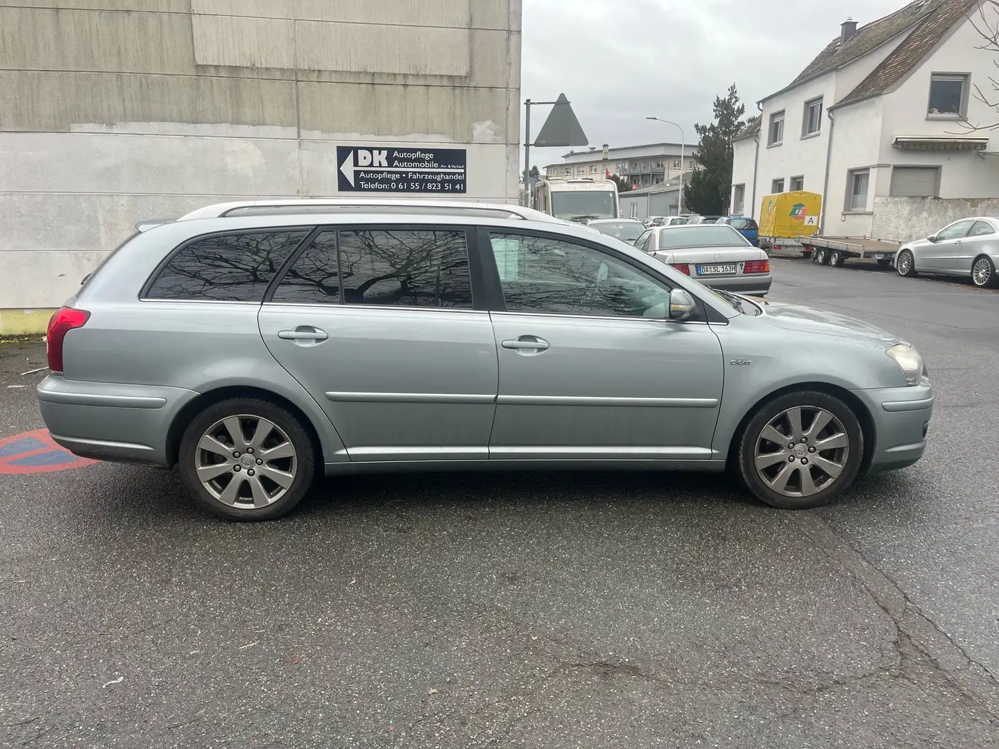 Toyota Avensis Avensis Combi Diesel 2.2 D-CAT Combi Executive Gri - 2