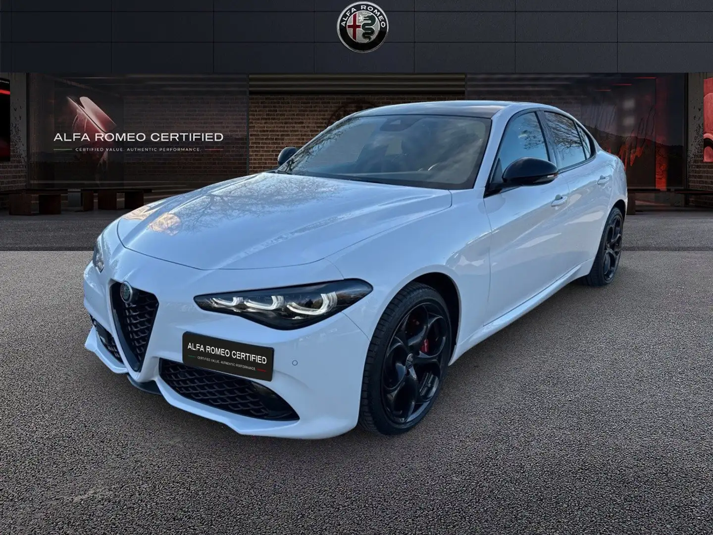 Alfa Romeo Giulia 2.2 TD 210cv Tributo Italiano AT8 Q4 Blanc - 1