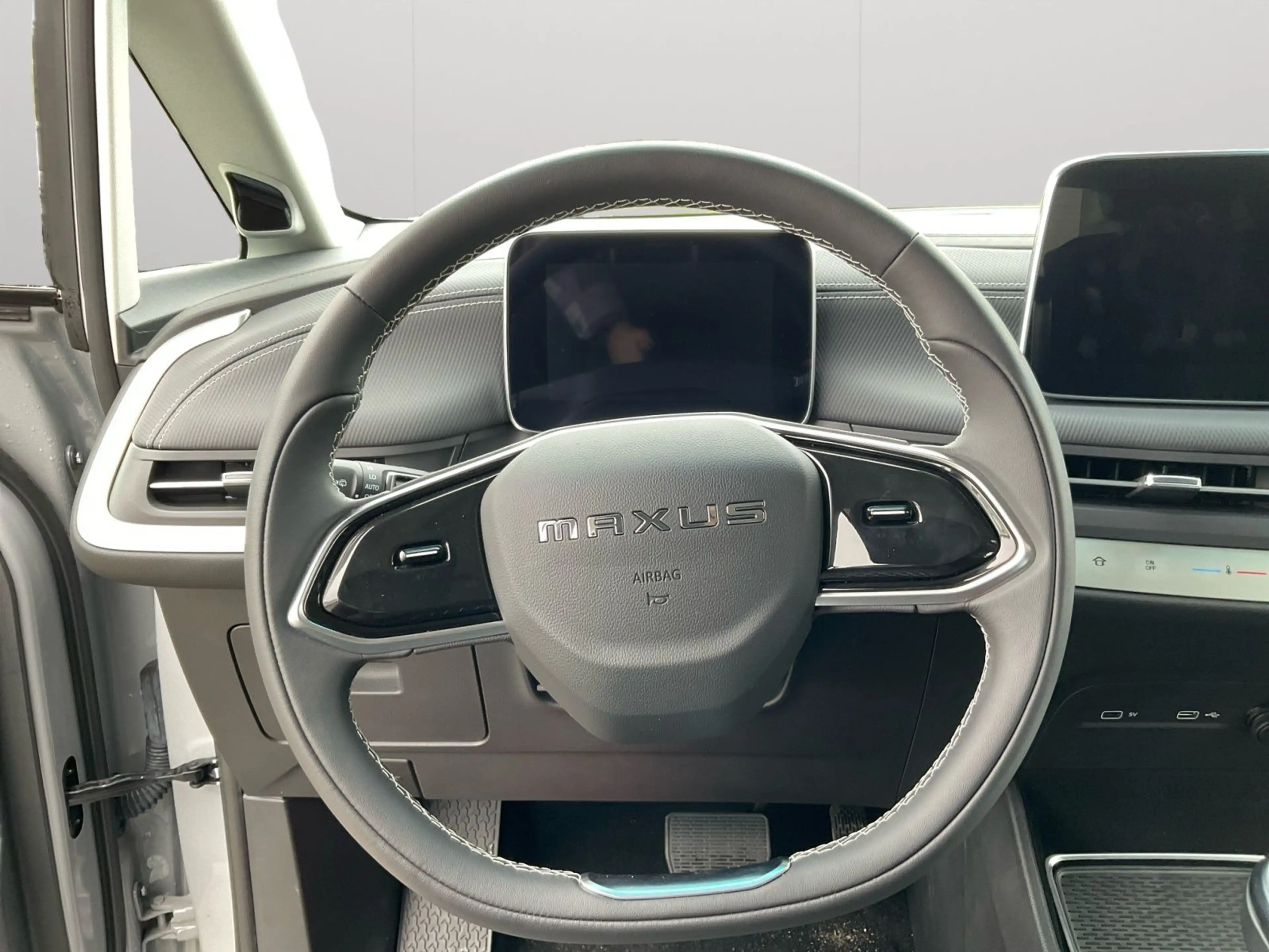 Maxus Mifa 9 MIFA 9 Elite Luxury — photo 13