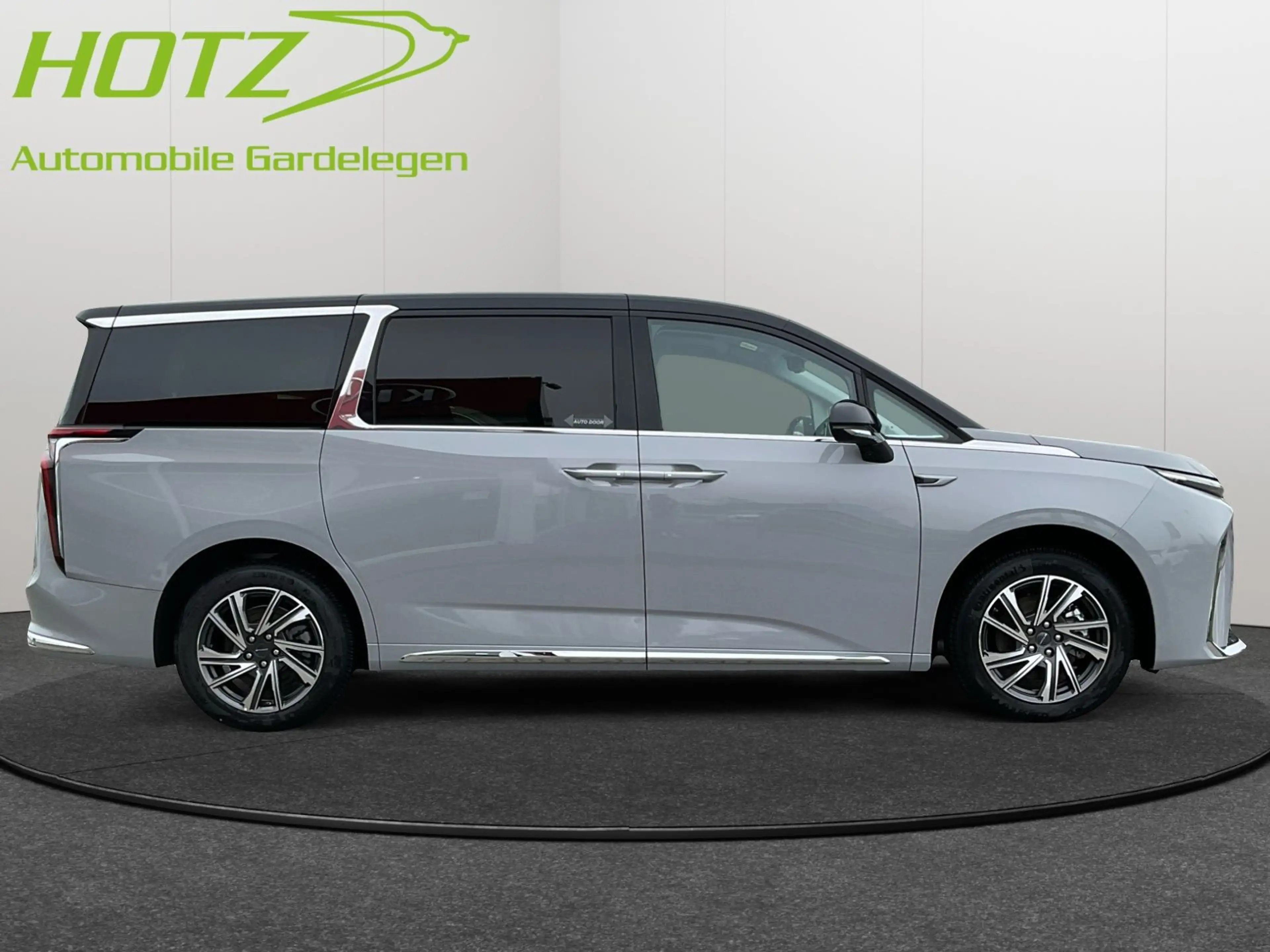 Maxus Mifa 9 MIFA 9 Elite Luxury — photo 7