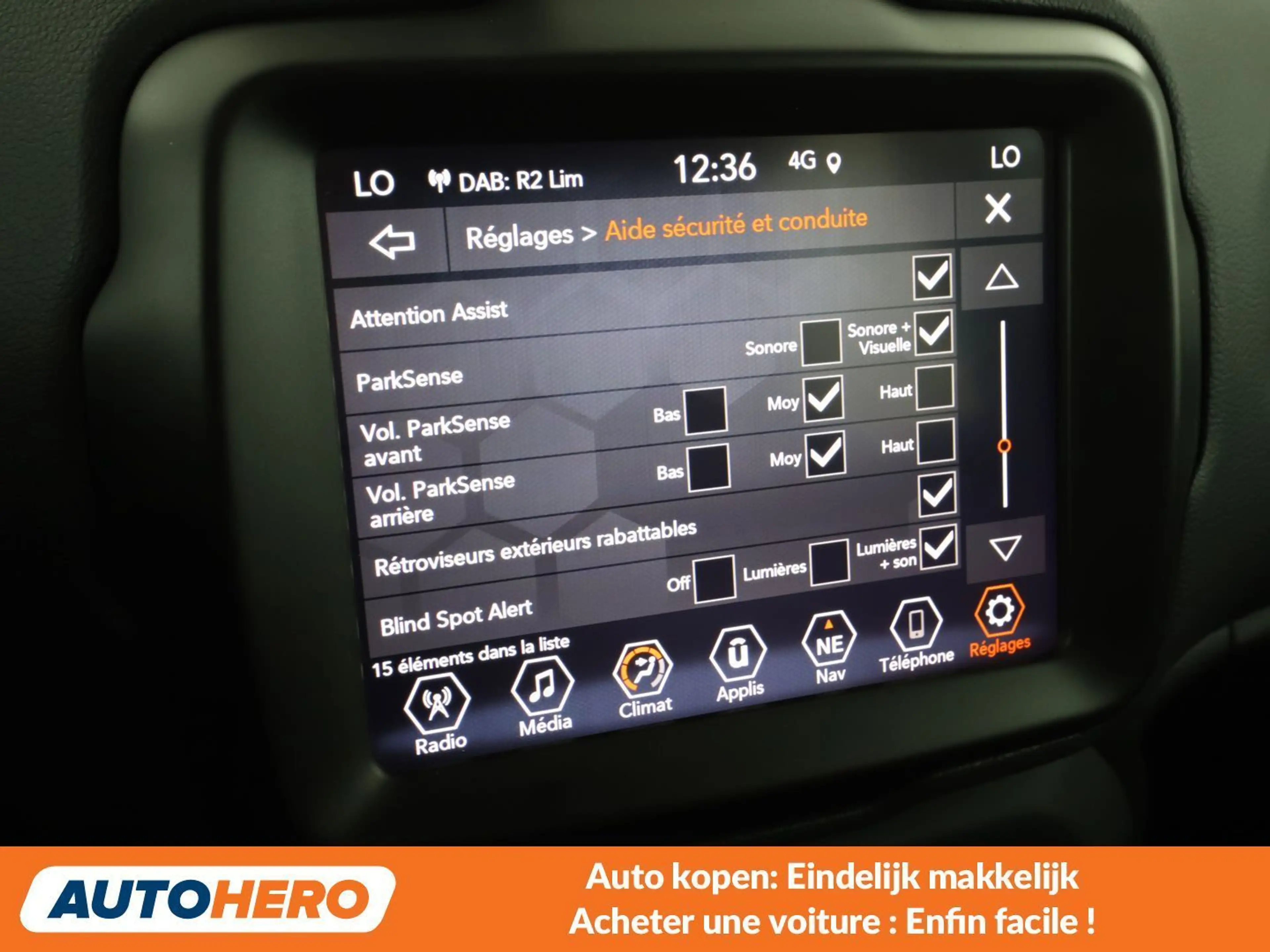 Jeep Renegade 1.3 T4 4xe Plug-in Hybrid Limited — photo 11