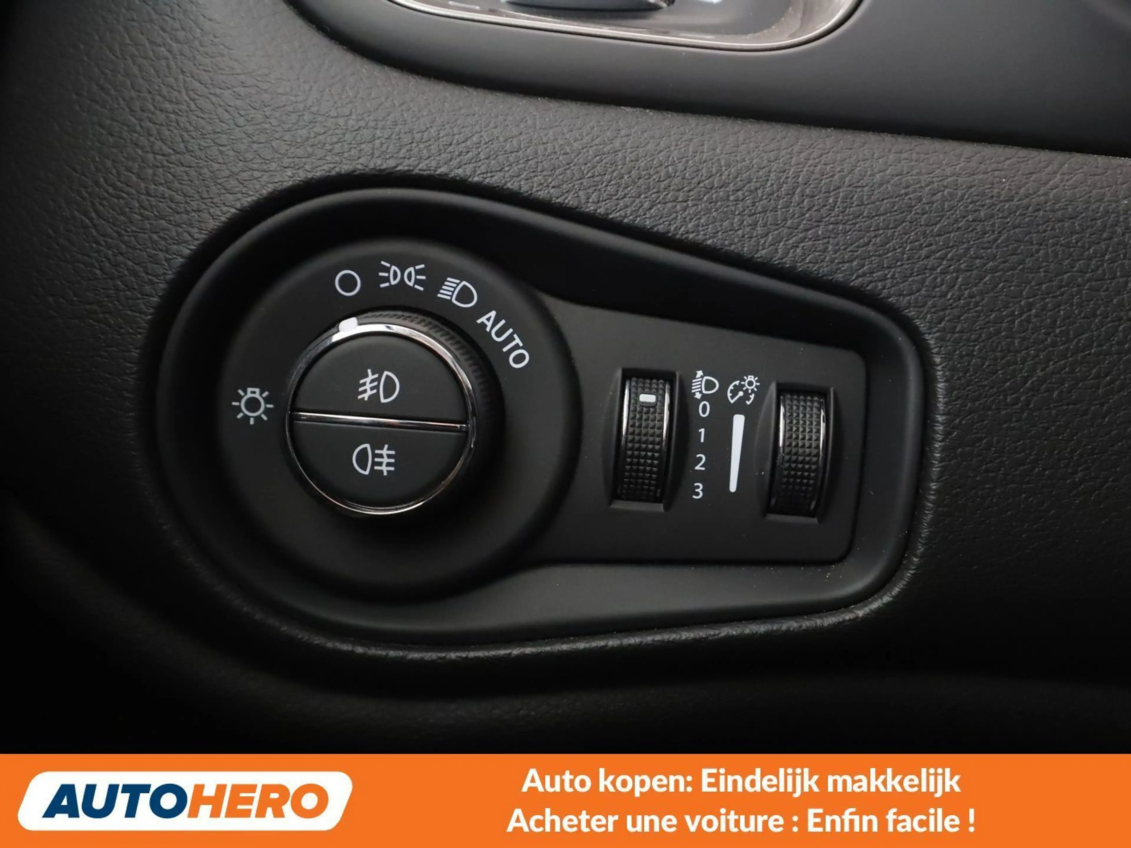 Jeep Renegade 1.3 T4 4xe Plug-in Hybrid Limited — photo 15