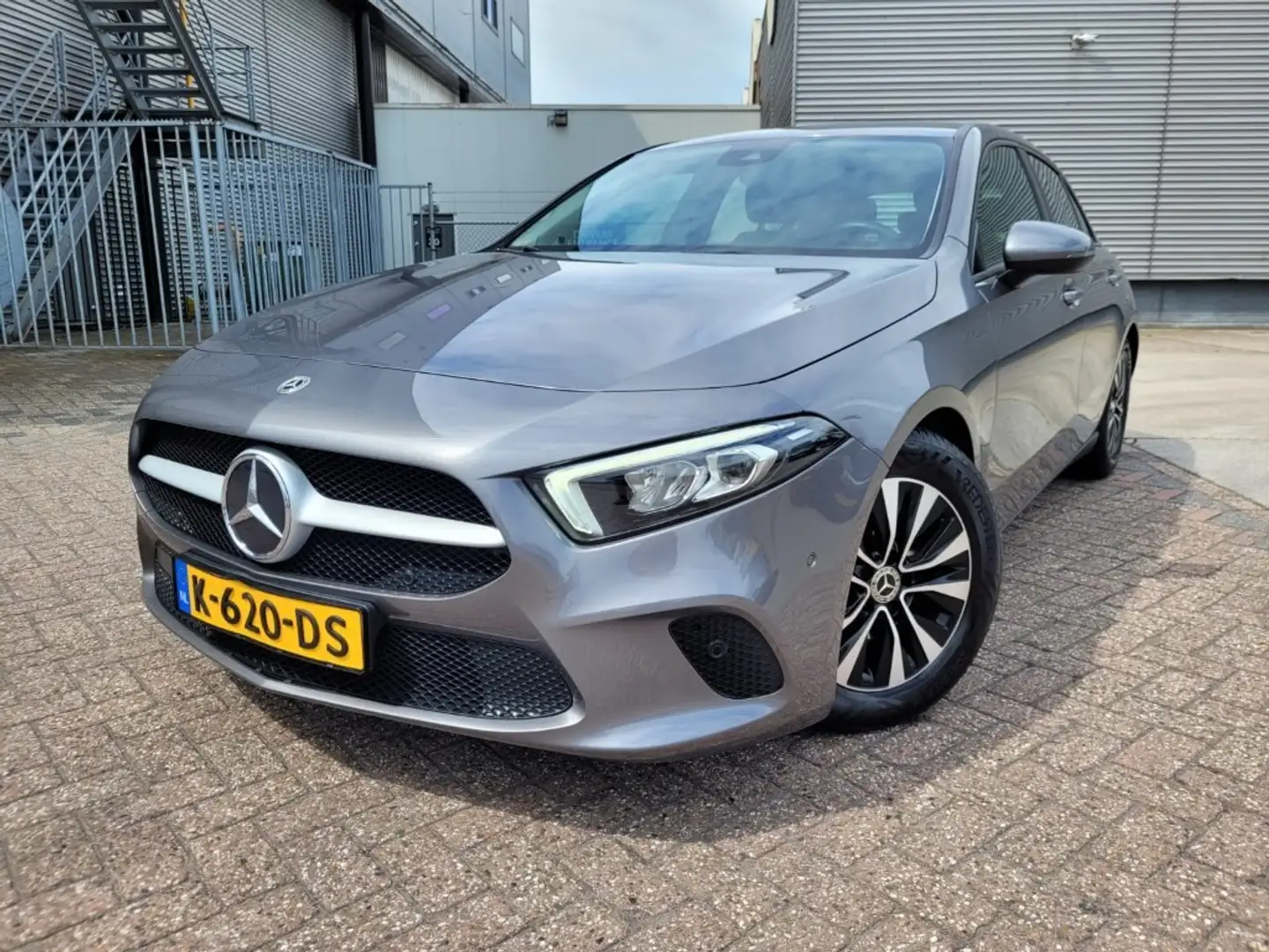 Mercedes-Benz A 160 Business Solution Zwarte hemel / LMV Grey - 1