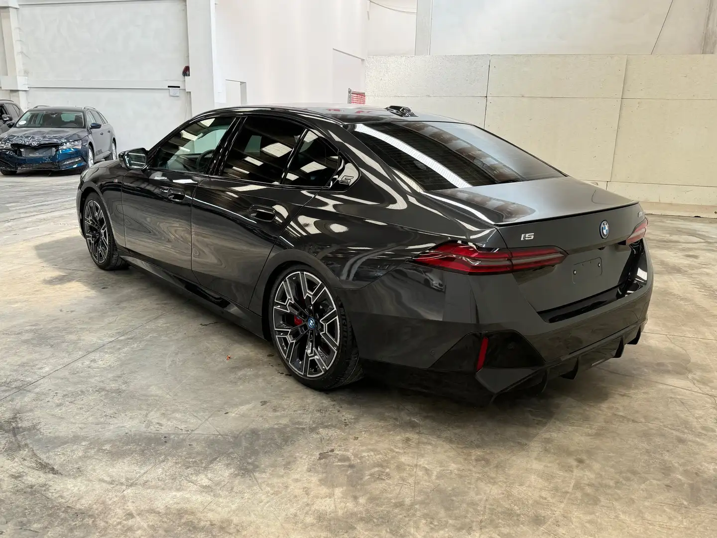 BMW i5 M60 xDrive 81 KWh *HEAD UP*H&K*360 KAM* Gris - 2