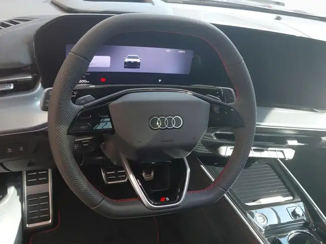 Audi Q3 view 10