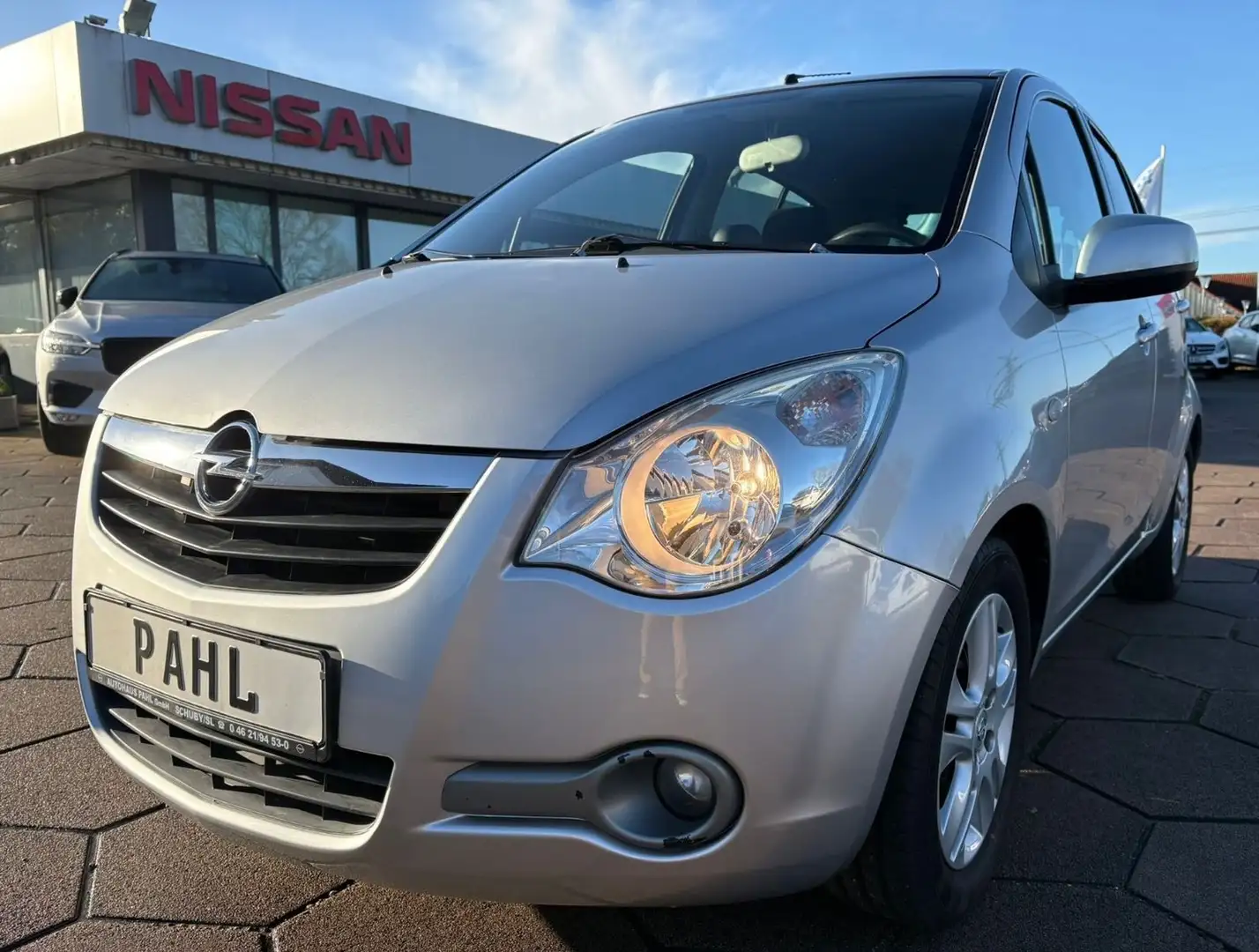 Opel Agila 1.2 B Autom. Edition Silber - 1