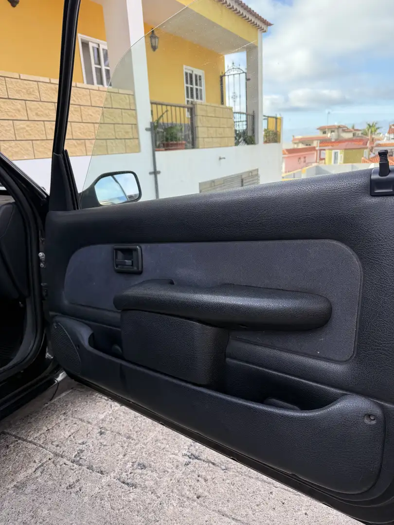 Peugeot 106 106 1.6 16v GTI Schwarz - 2