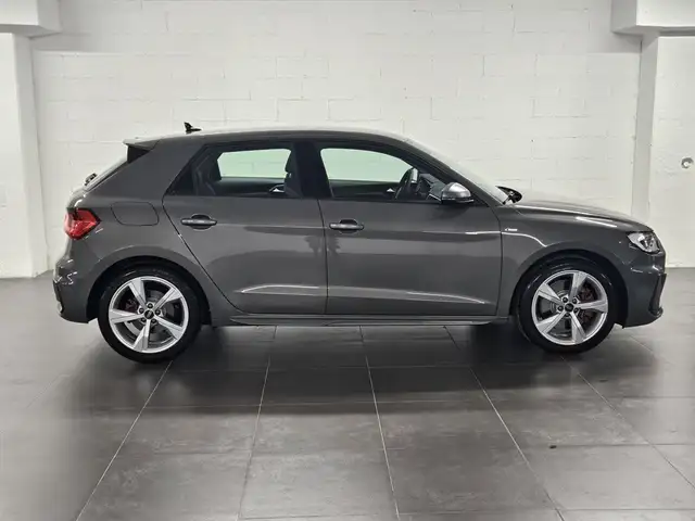 Audi A1 view 3