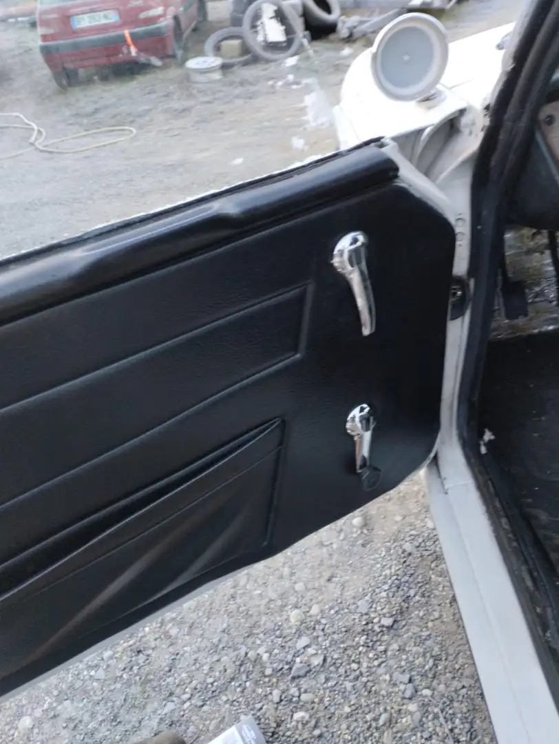 Triumph TR6 Weiß - 1