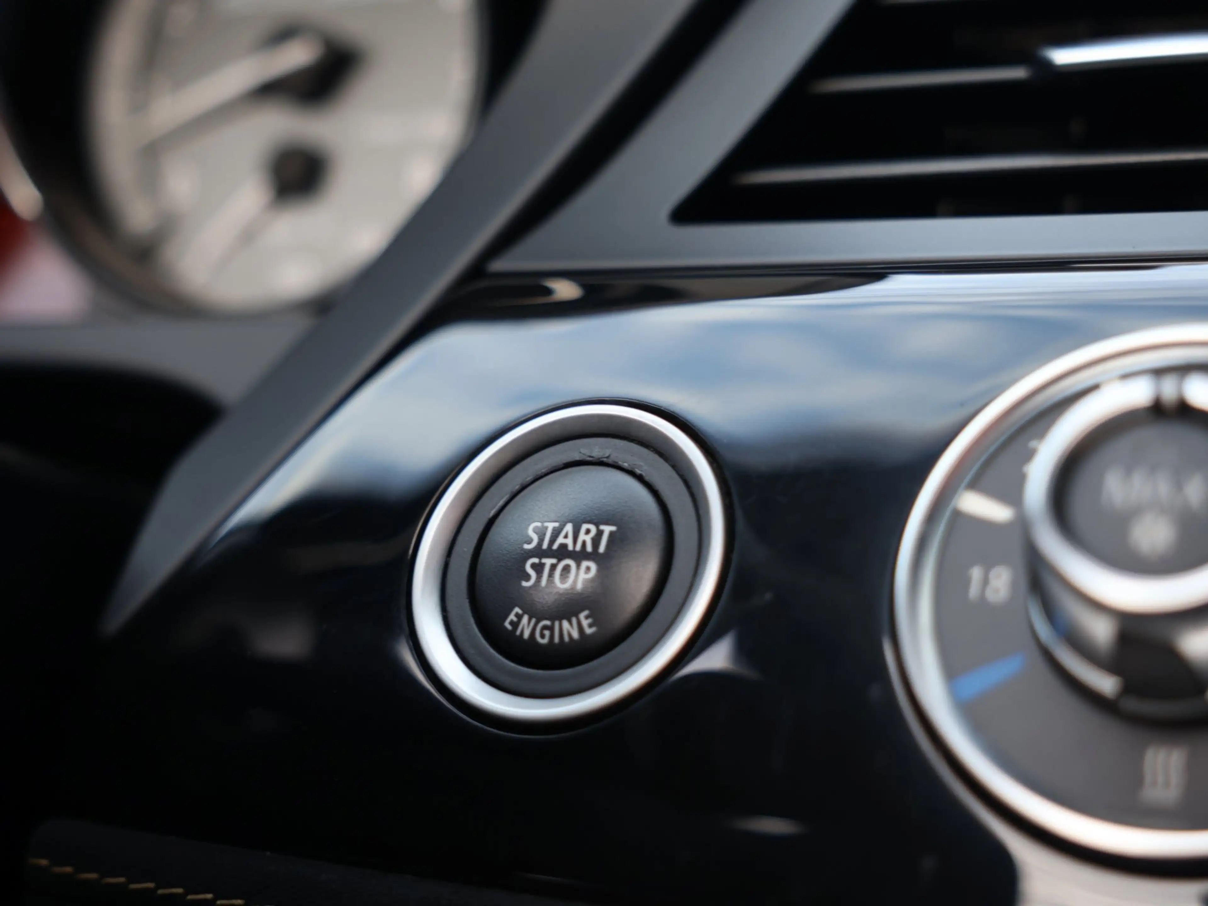 BMW Z4 Roadster SDrive35is Executive | M Sport | CarPlay — photo 24