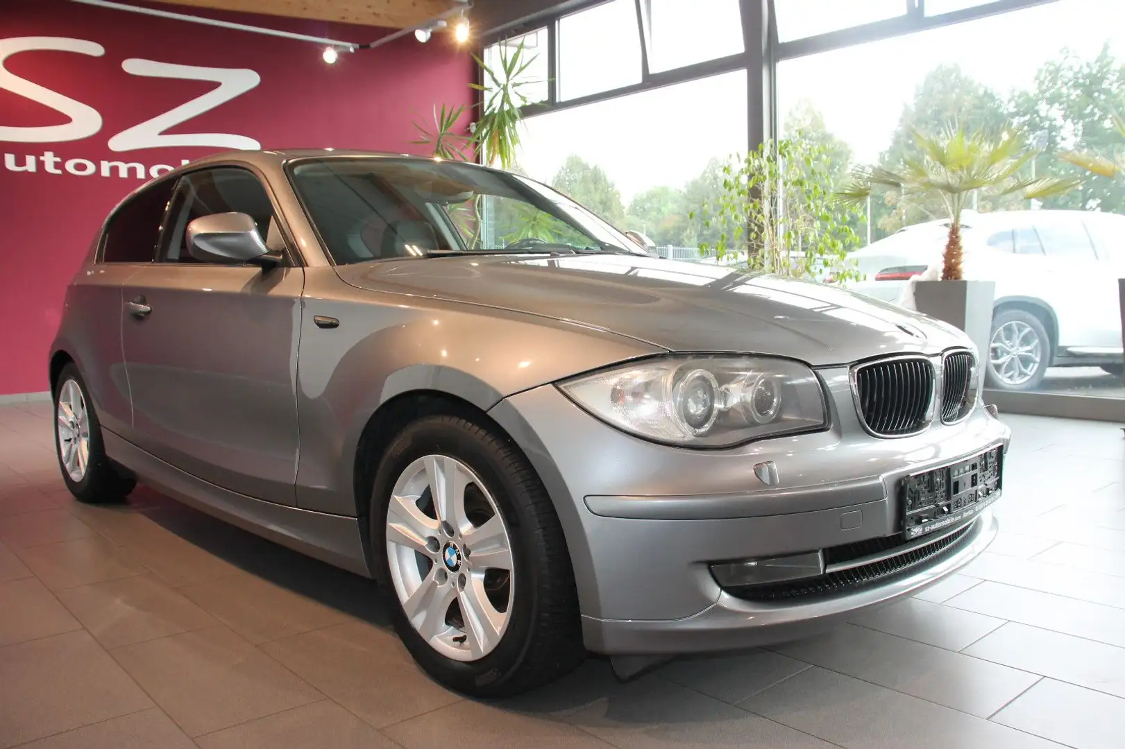 BMW 116 d Lim SHZ Klima Gris - 1