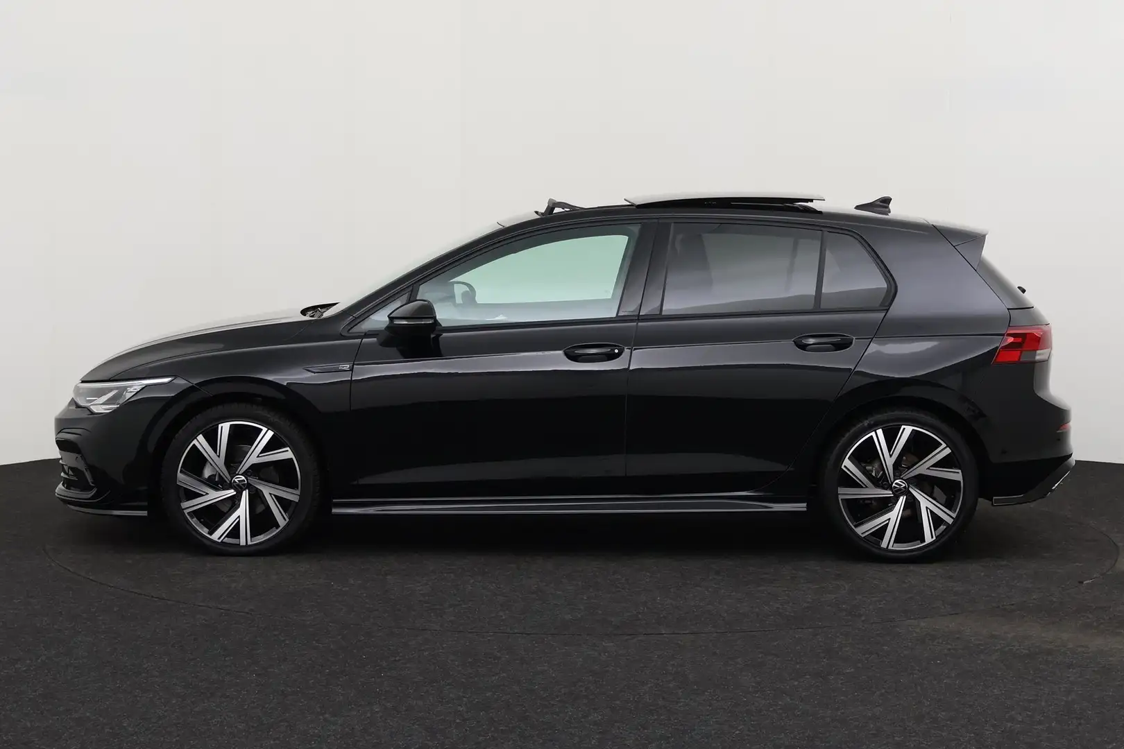 Volkswagen Golf 1.5 eTSI R-LINE + CARPLAY + GPS + CAMERA + PDC + A - 2