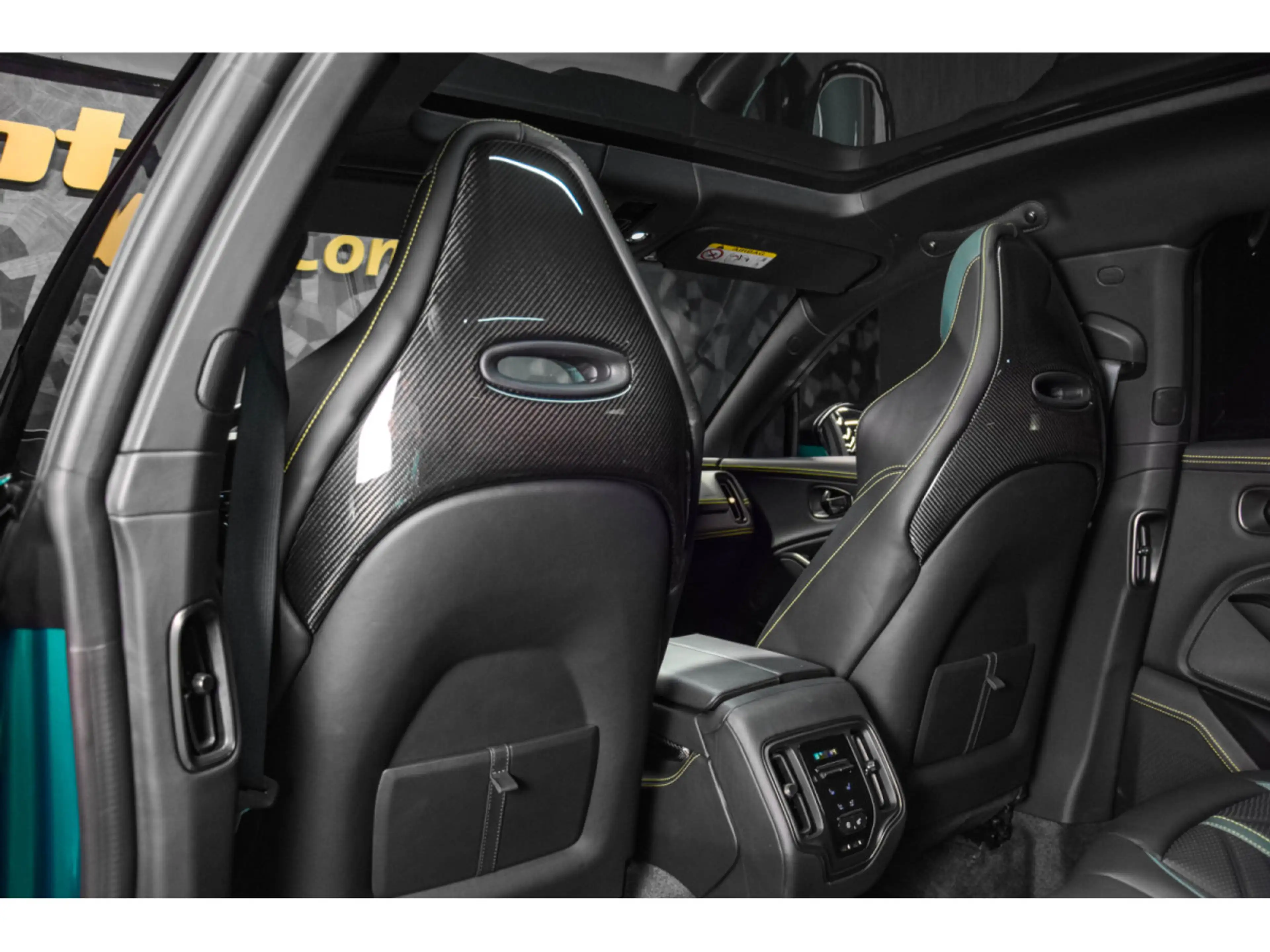Aston Martin DBX 707 AMR23 4.0 V8 Bi-Turbo — photo 11