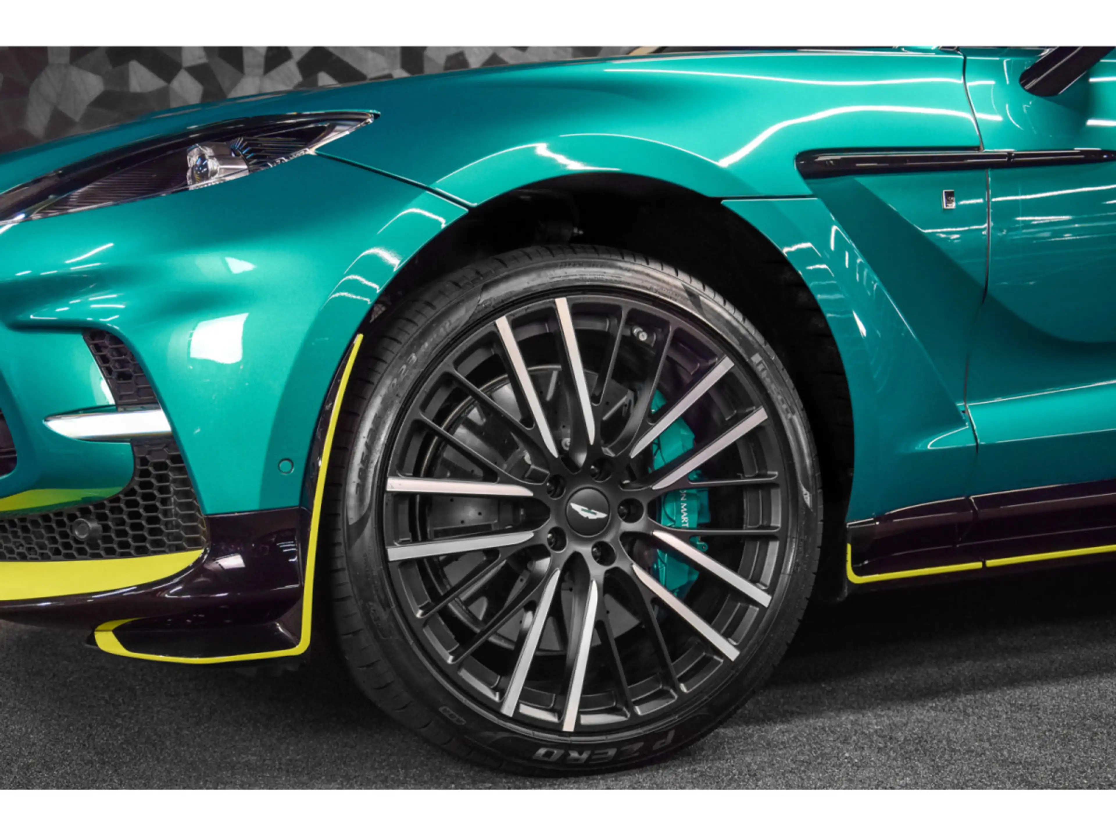 Aston Martin DBX 707 AMR23 4.0 V8 Bi-Turbo — photo 8
