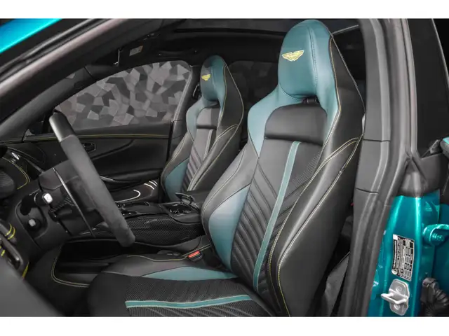 Aston Martin DBX view 10