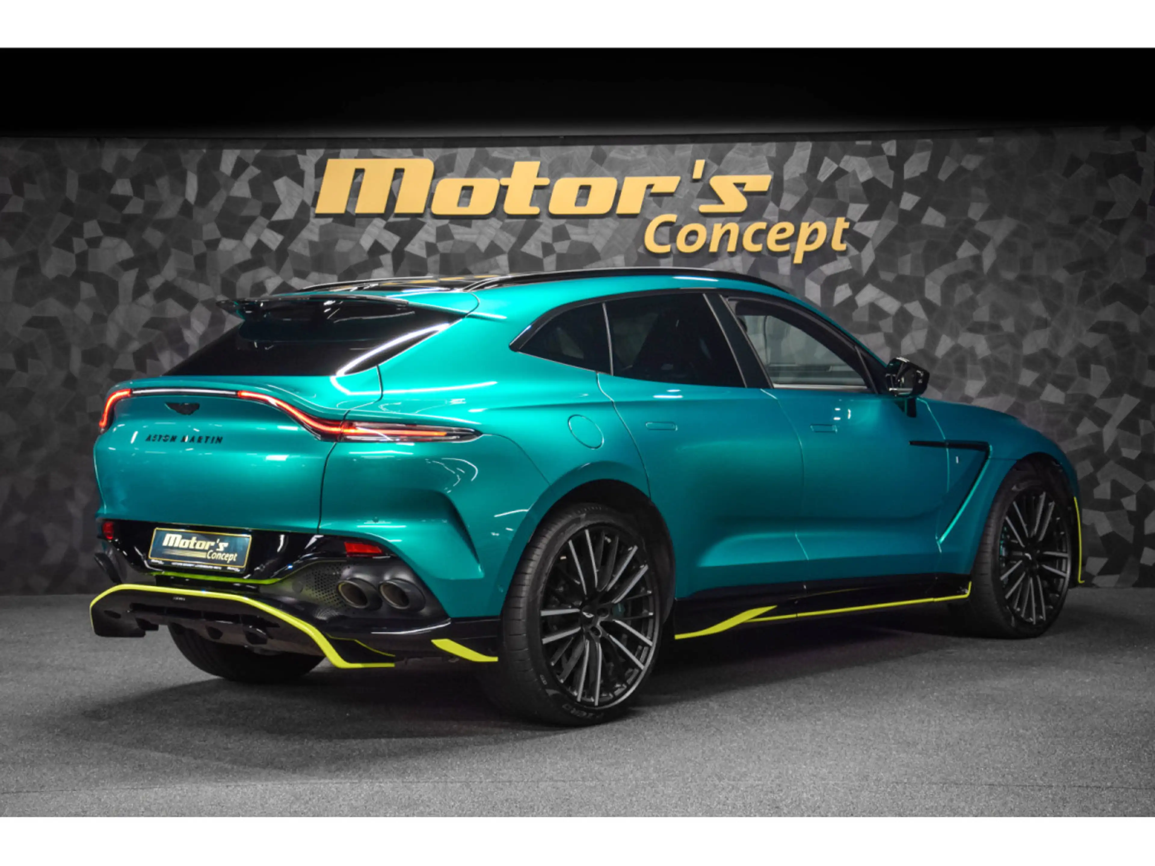 Aston Martin DBX 707 AMR23 4.0 V8 Bi-Turbo — photo 3
