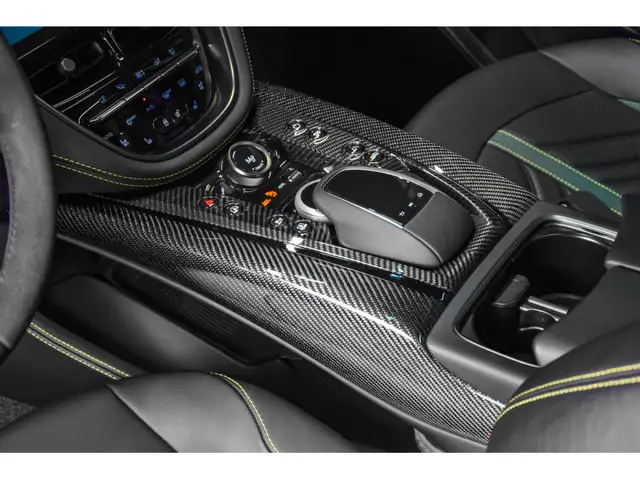 Aston Martin DBX view 13