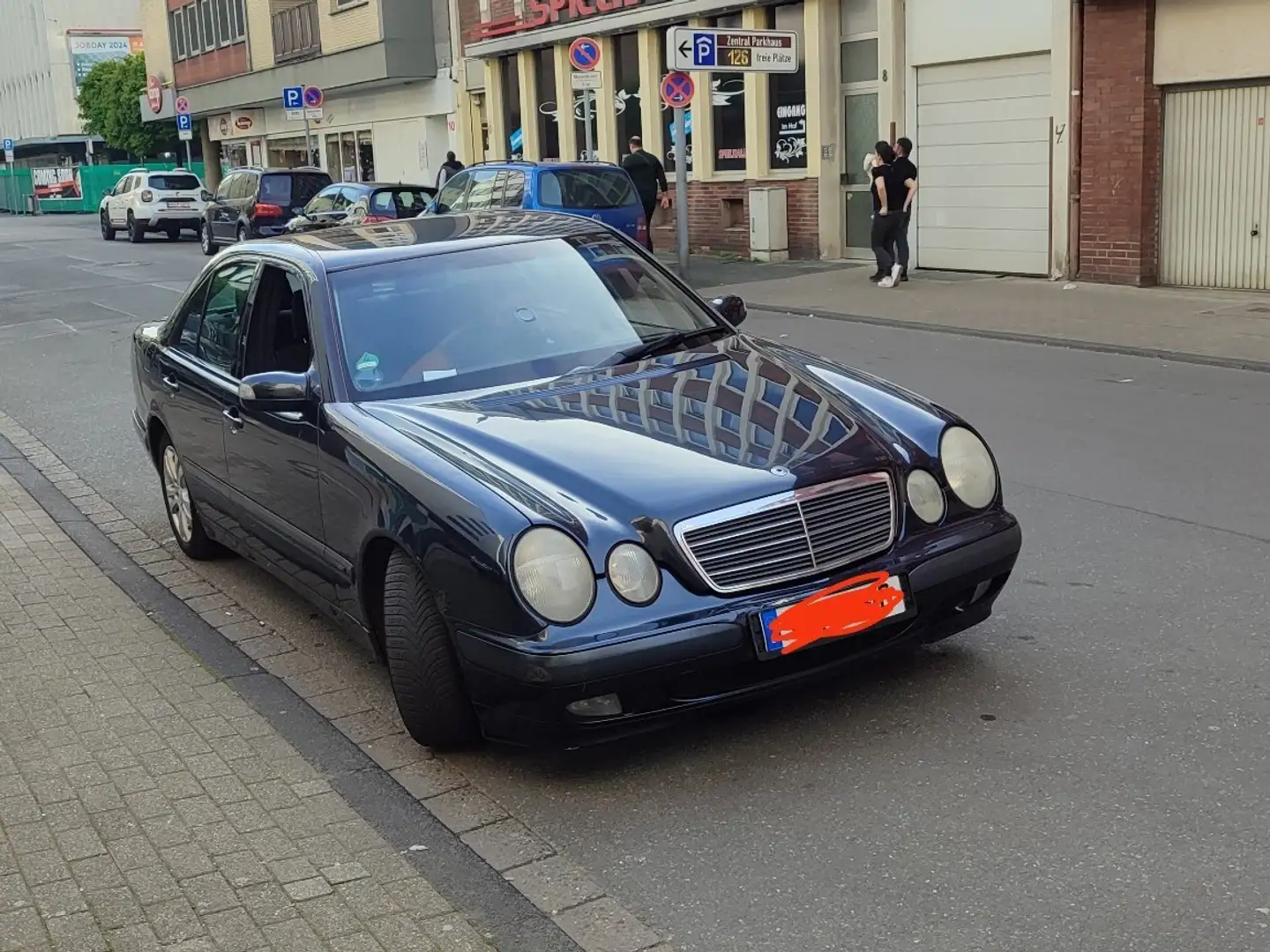 Mercedes-Benz E 200 CDI Classic Black - 1
