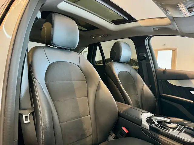 Mercedes-Benz 250 view 17