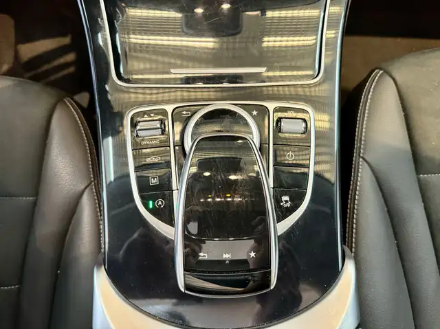 Mercedes-Benz 250 view 12