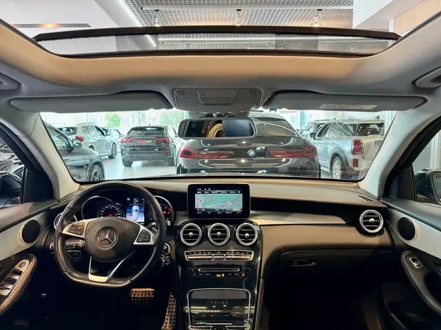 Mercedes-Benz 250 view 10