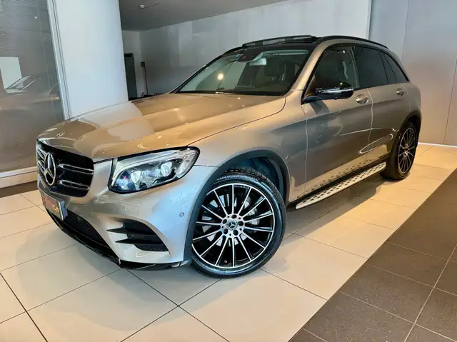 Mercedes-Benz 250 view 3