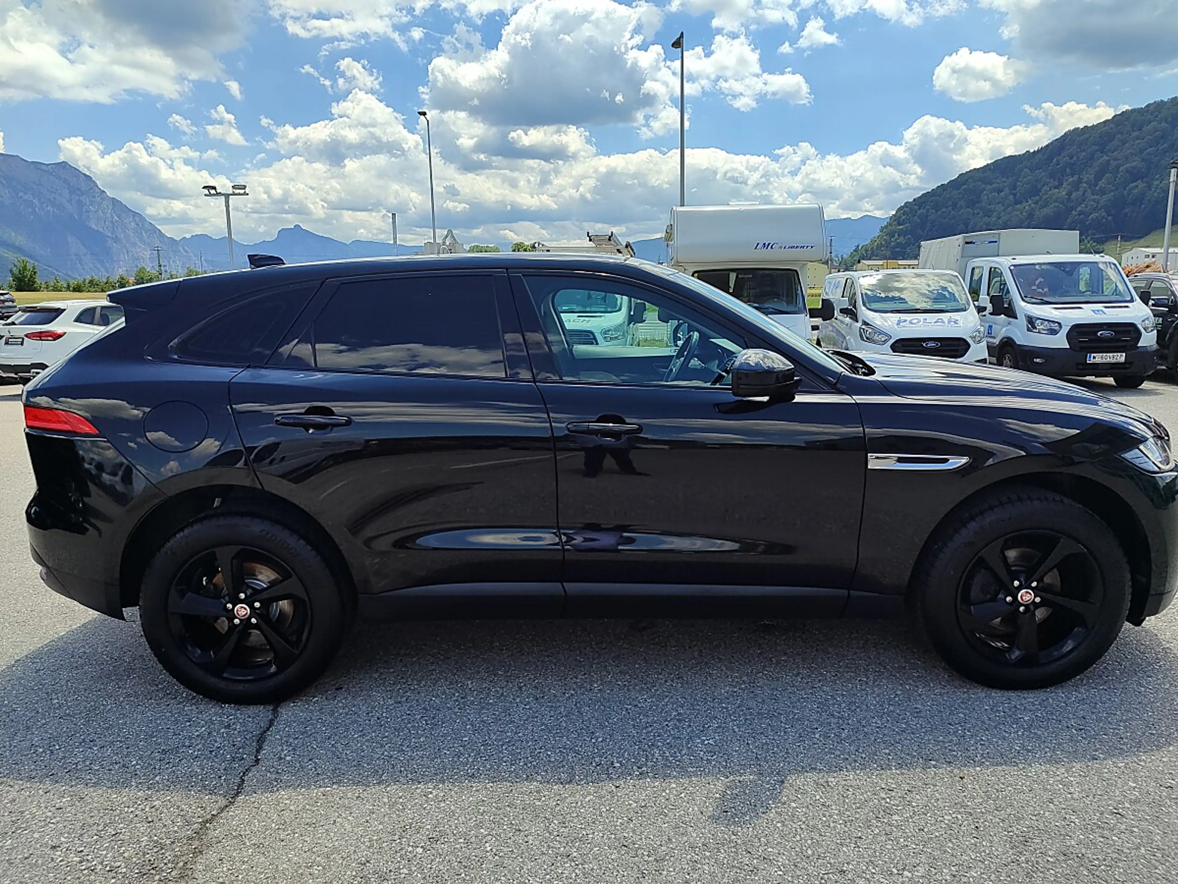 Jaguar F-Pace 20d AWD Prestige — photo 6