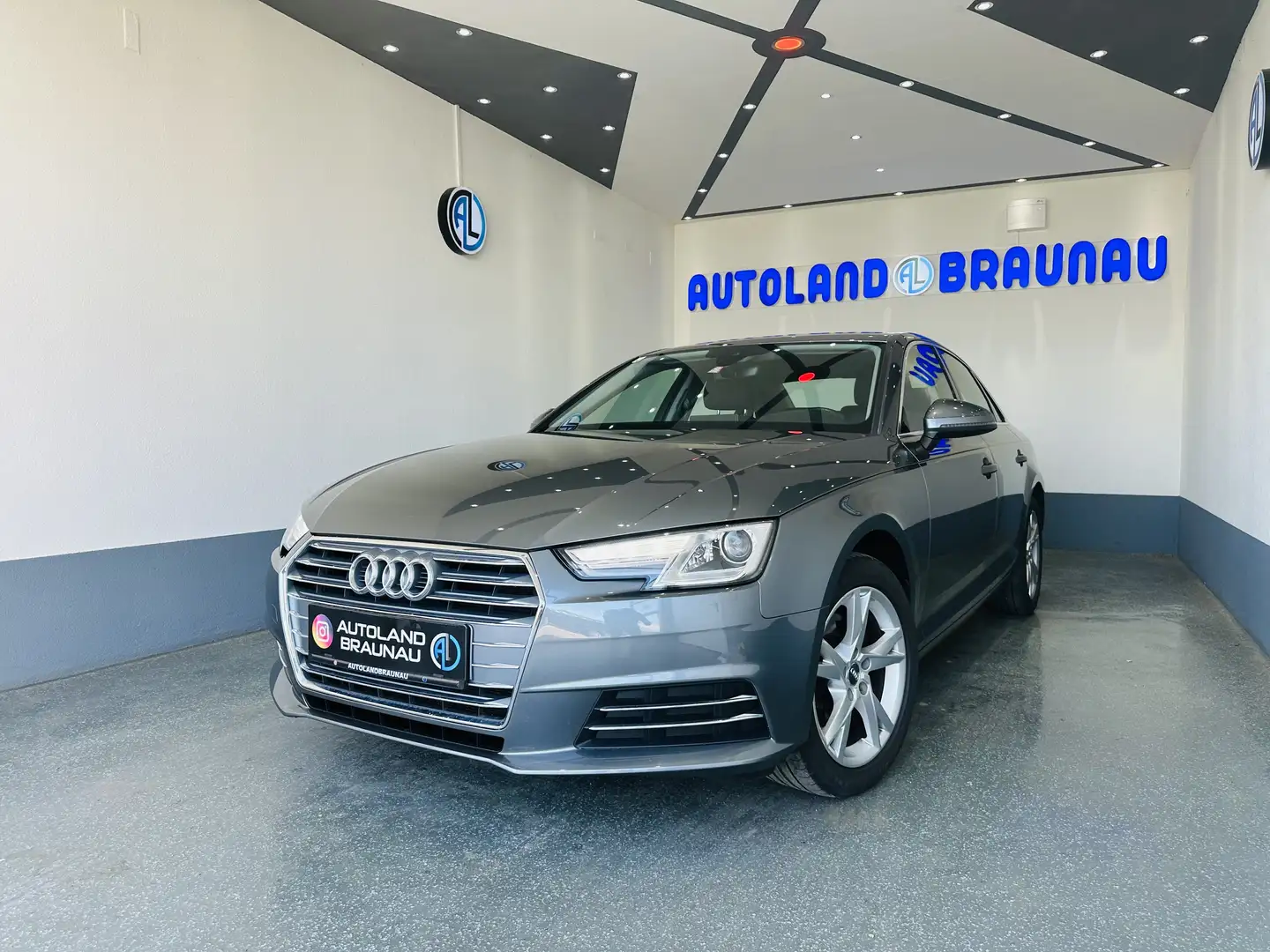 Audi A4 2,0 TDI quattro Fleet - 1