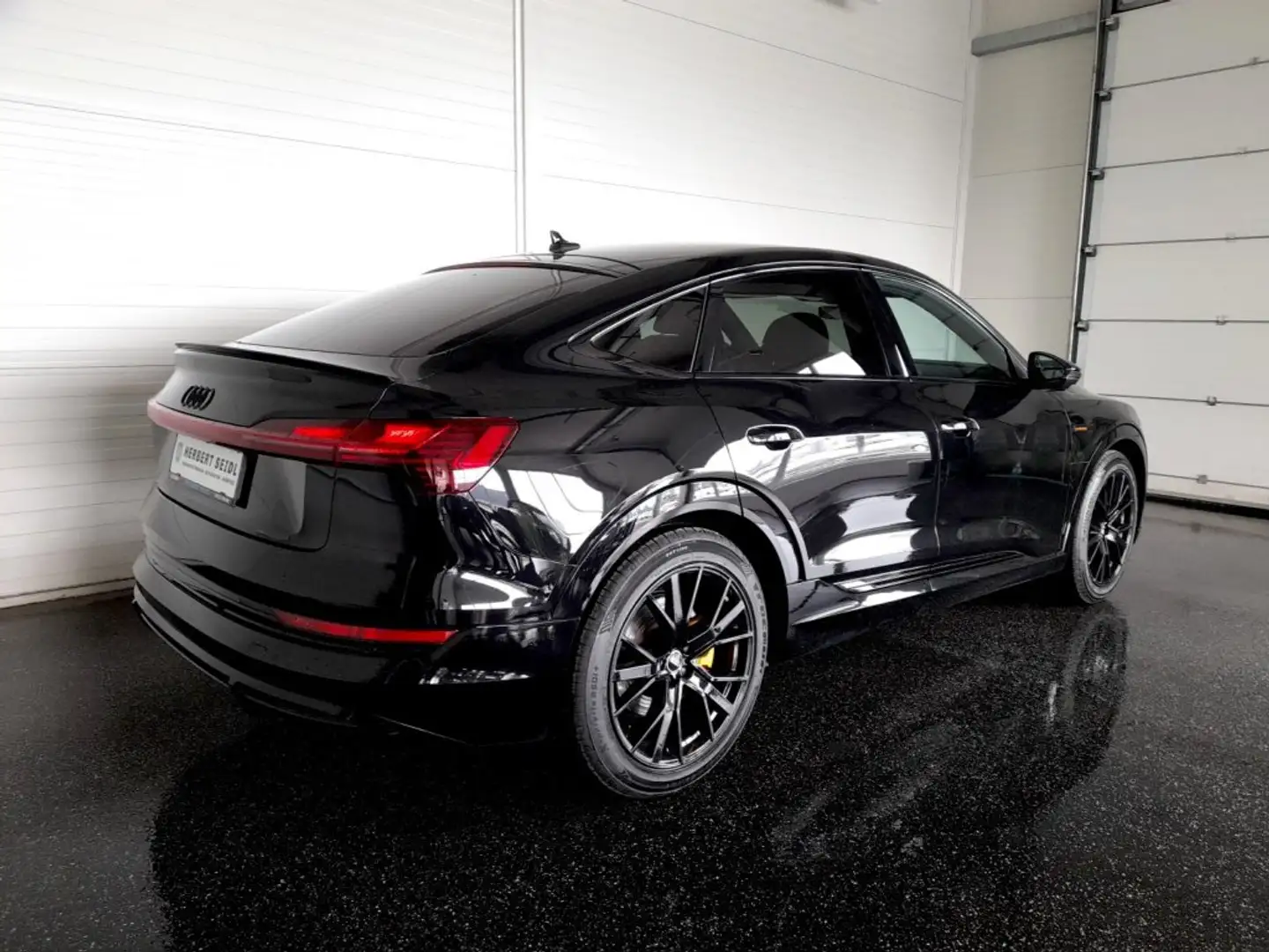 Audi e-tron SB 50 QUATTRO S-LINE BLACK EDITION *NP: € 91.044,- / MATRIX-LED / 21 ZOLL / MEMORY SPORTSITZE / 360° KAMERA / 2.TER LADEZ Schwarz - 2