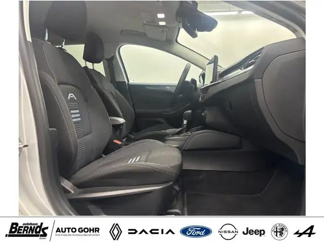 Ford Focus view 3