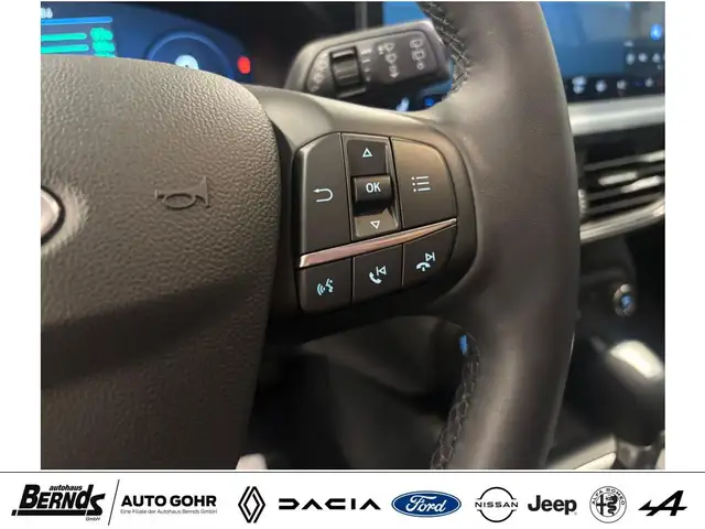 Ford Focus view 14