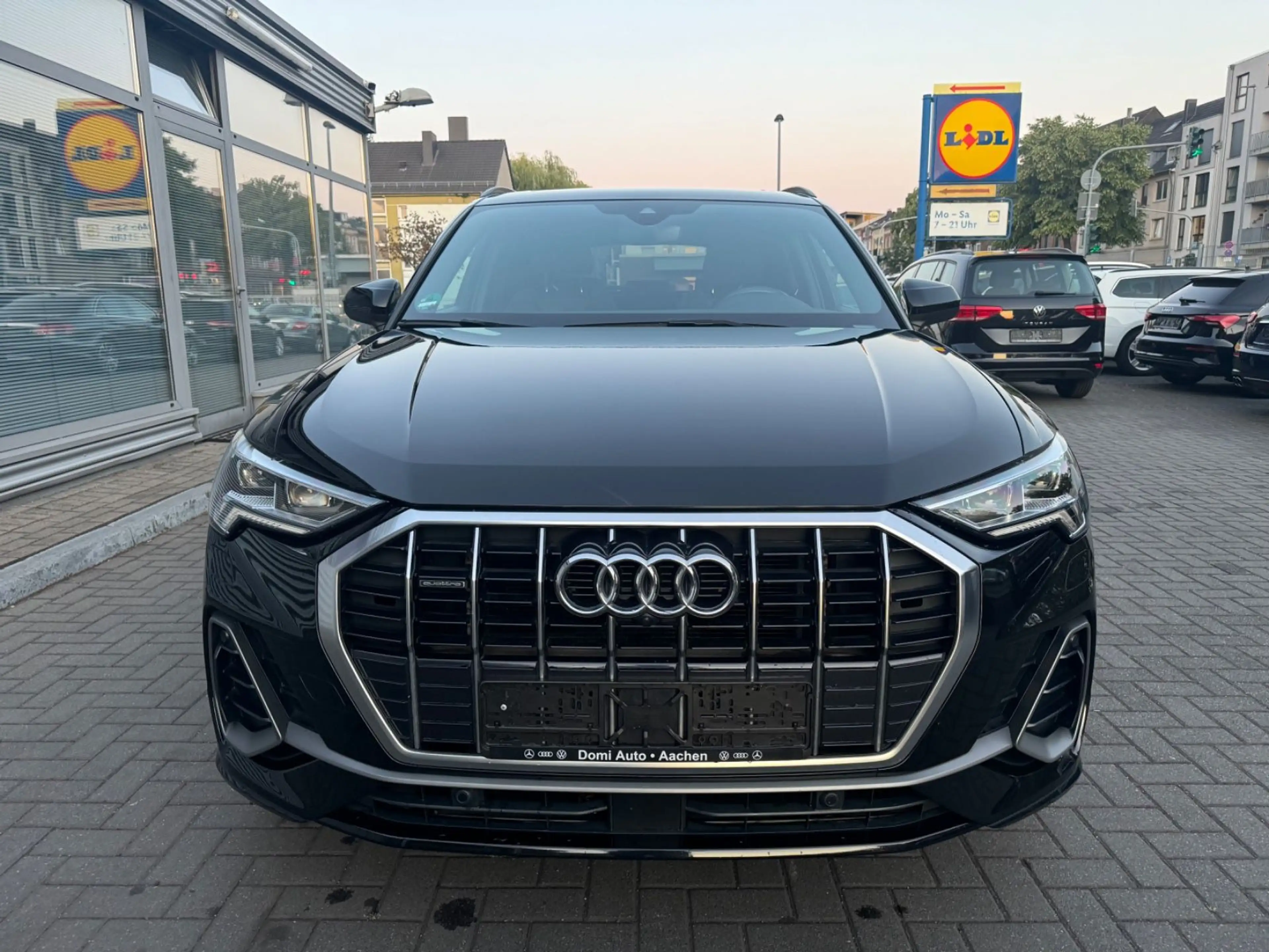 Audi Q3 40 TDI quattro S line/Panorama — photo 2