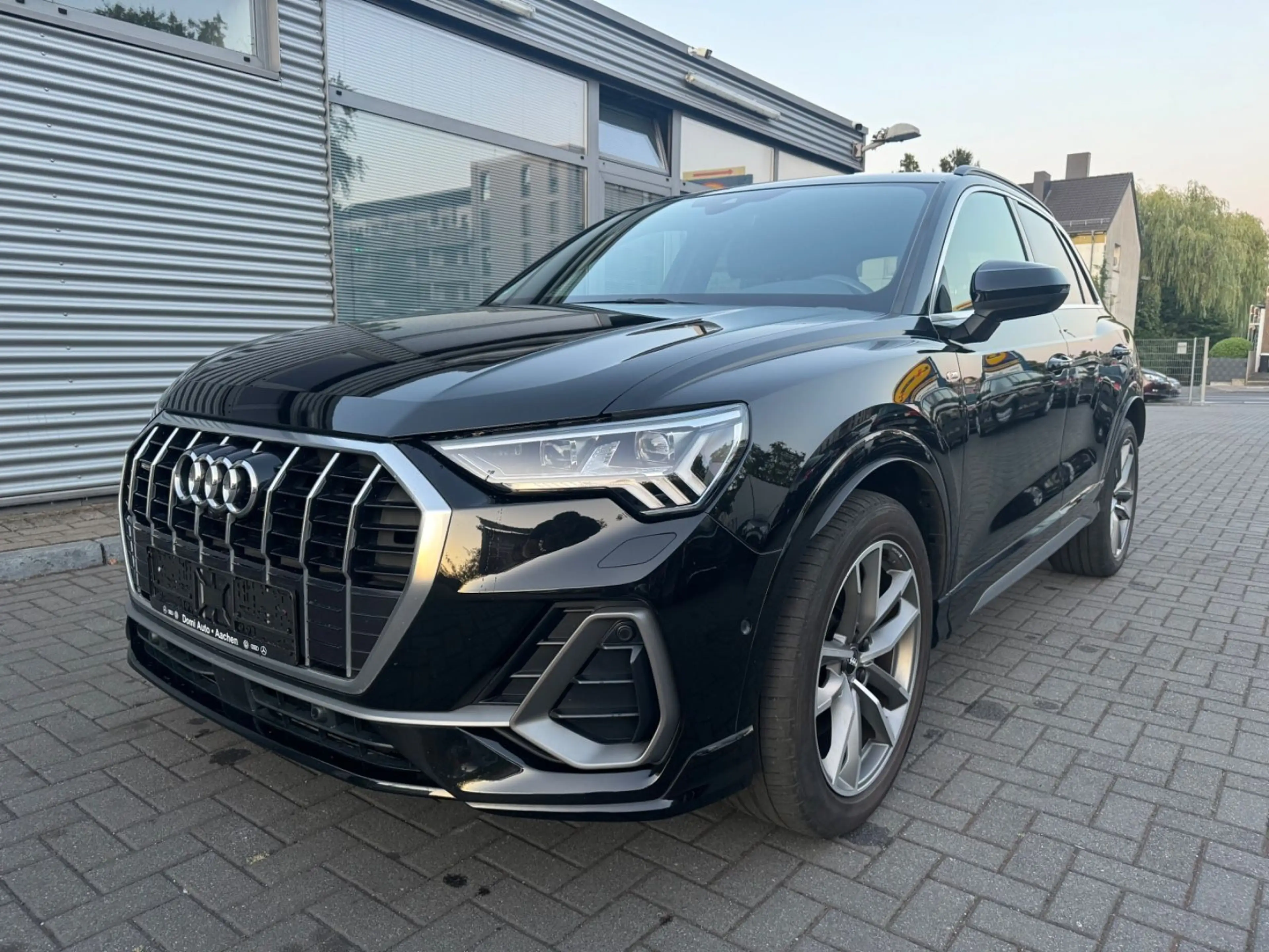 Audi Q3 40 TDI quattro S line/Panorama