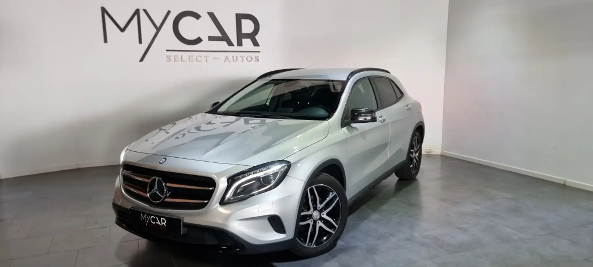 Mercedes-Benz GLA 180 220CDI Urban 4Matic 7G-DCT Grijs - 1