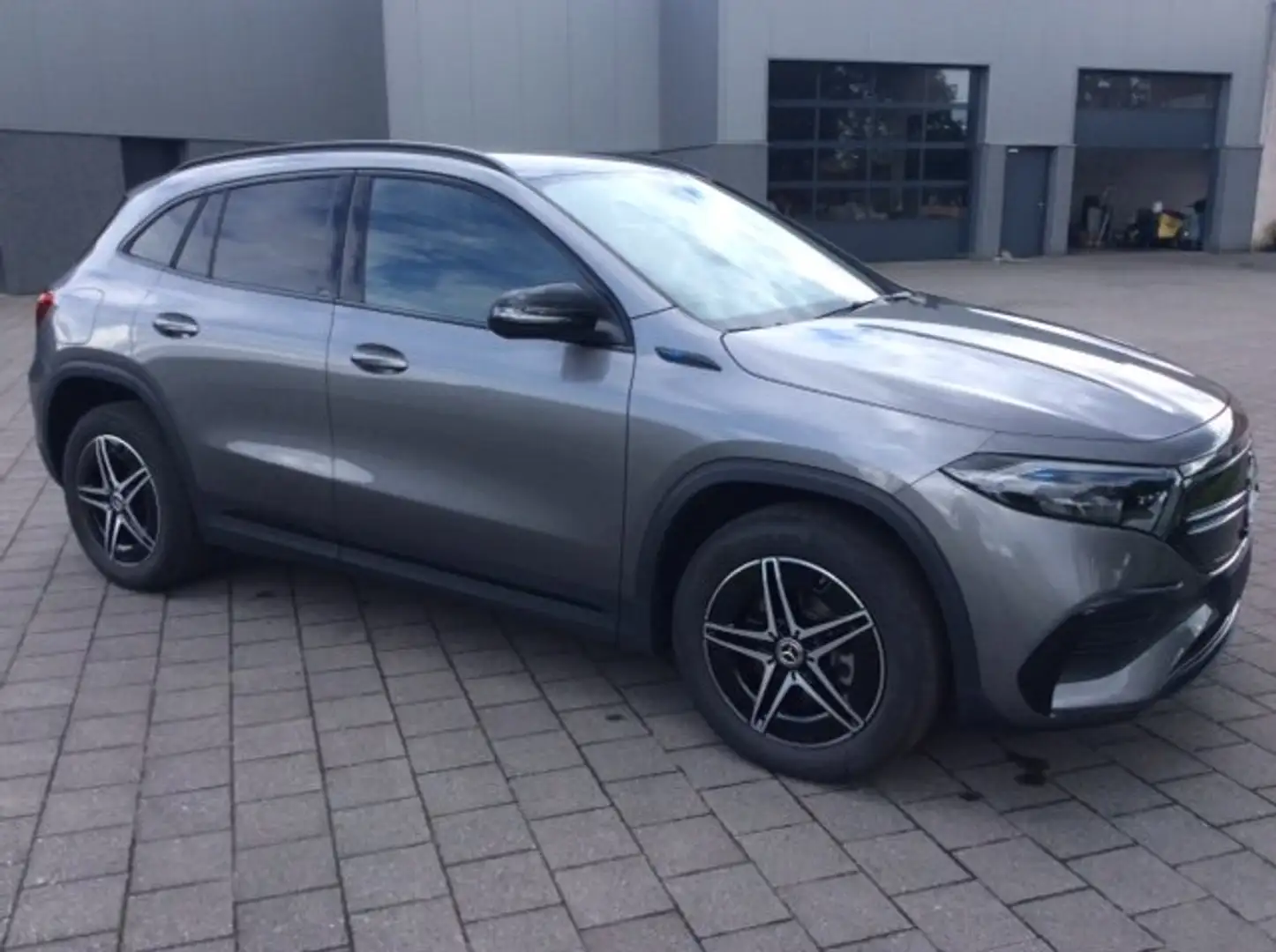 Mercedes-Benz EQA 250 EQA 250 AMG Line Gris - 1