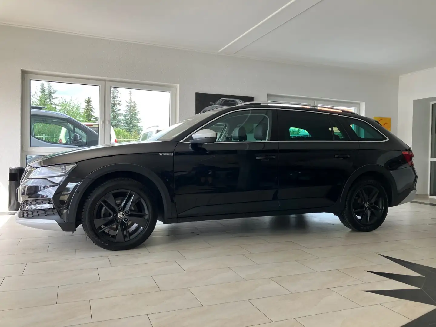 Skoda Superb Scout 2.0 TDI 4x4 DSG Virtual Matrix Noir - 2