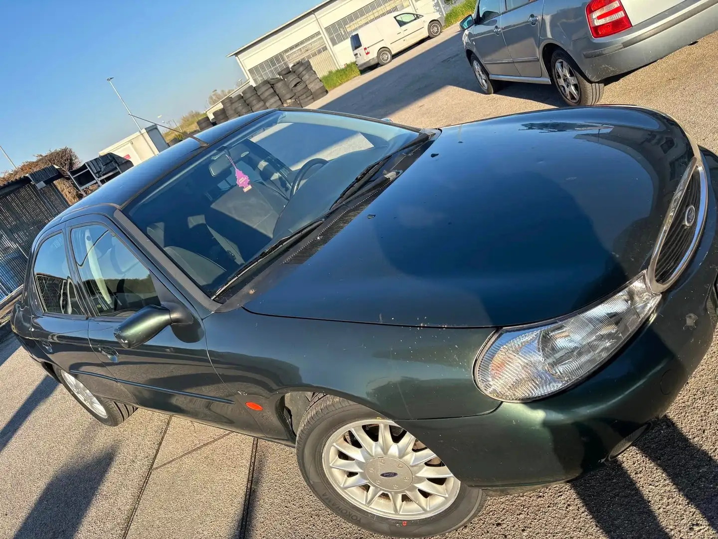 Ford Mondeo 2.5i  V6  24v  Ghia Verde - 1