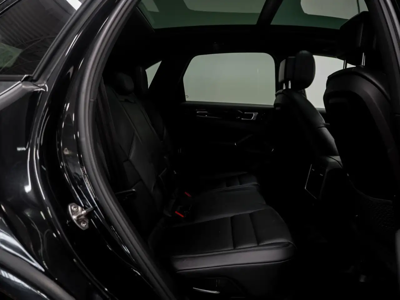 Porsche Cayenne снимка Porsche Cayenne