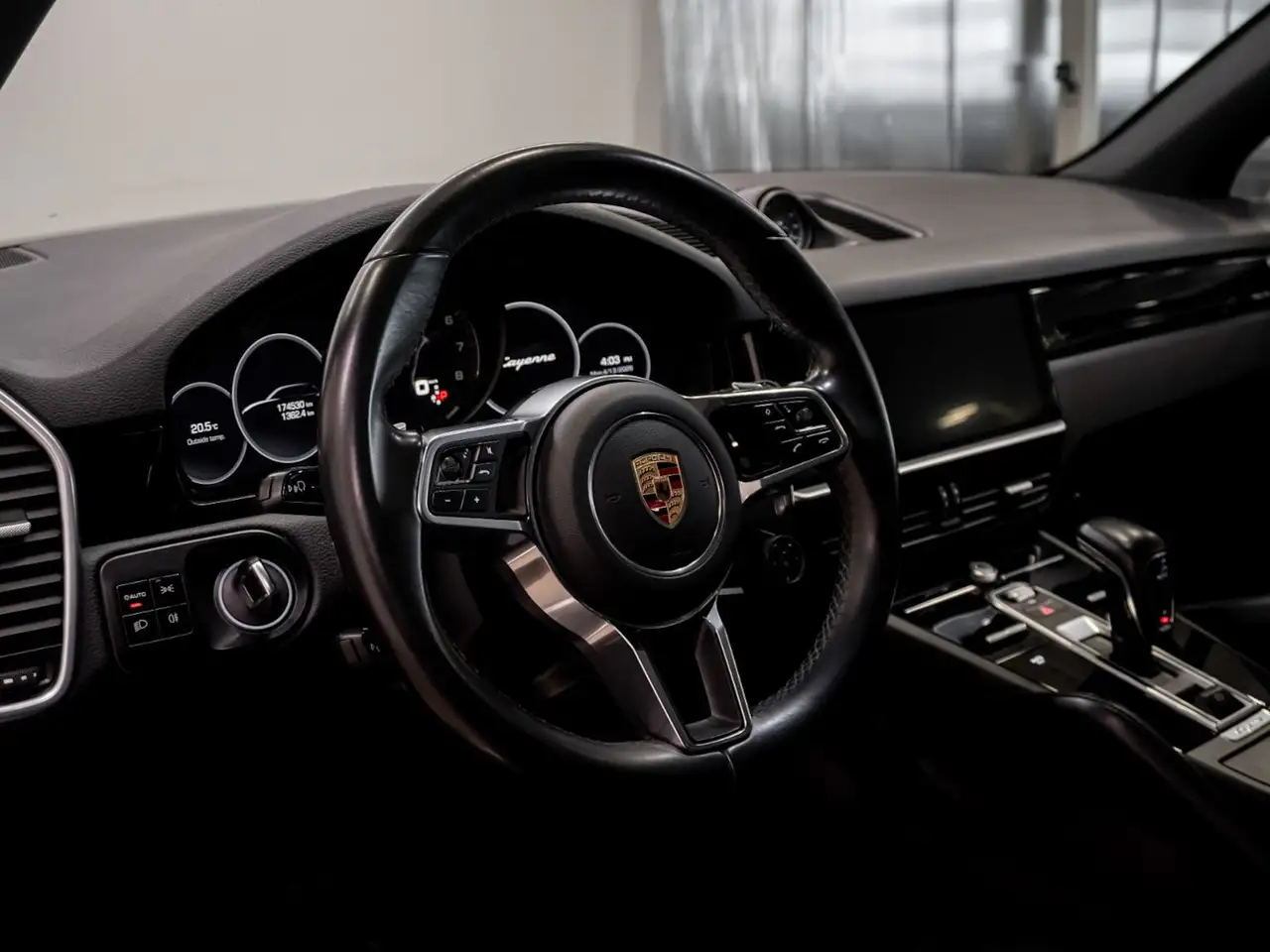 Porsche Cayenne снимка Porsche Cayenne
