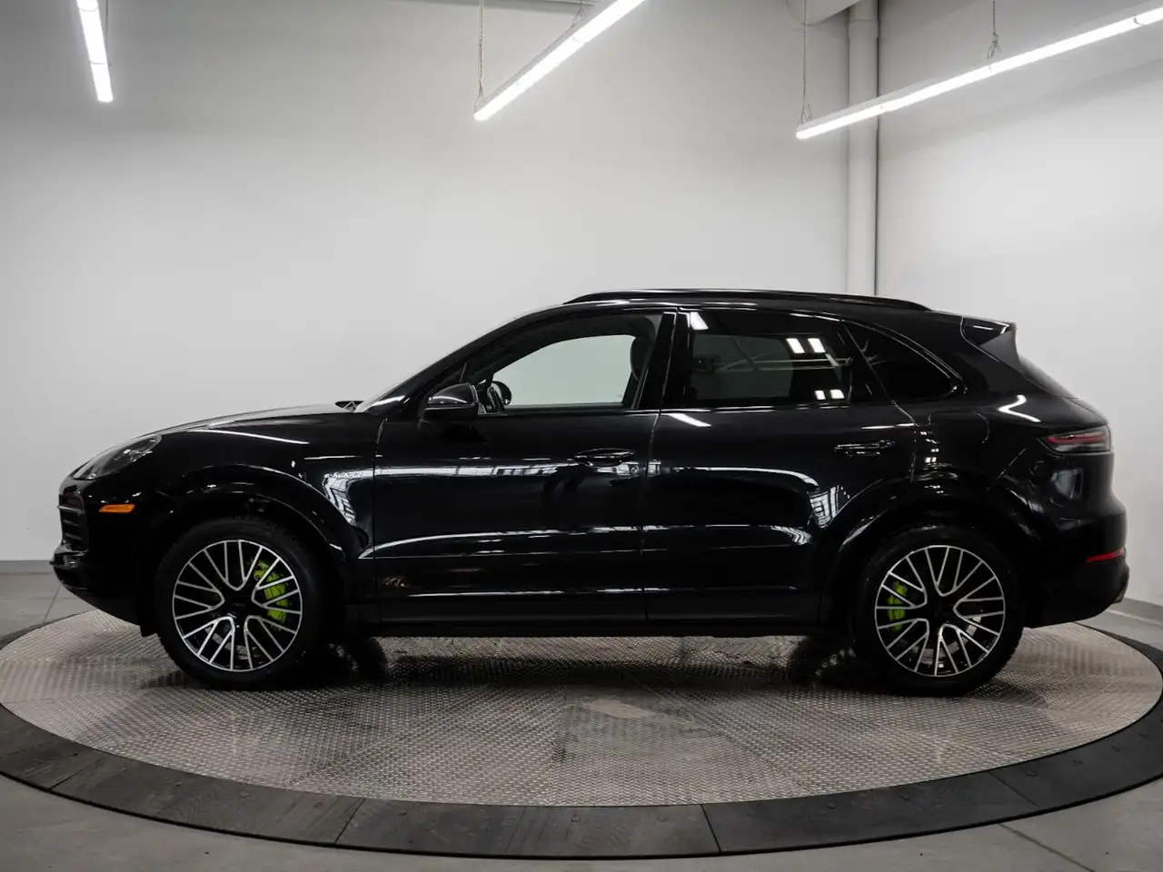 Porsche Cayenne снимка Porsche Cayenne