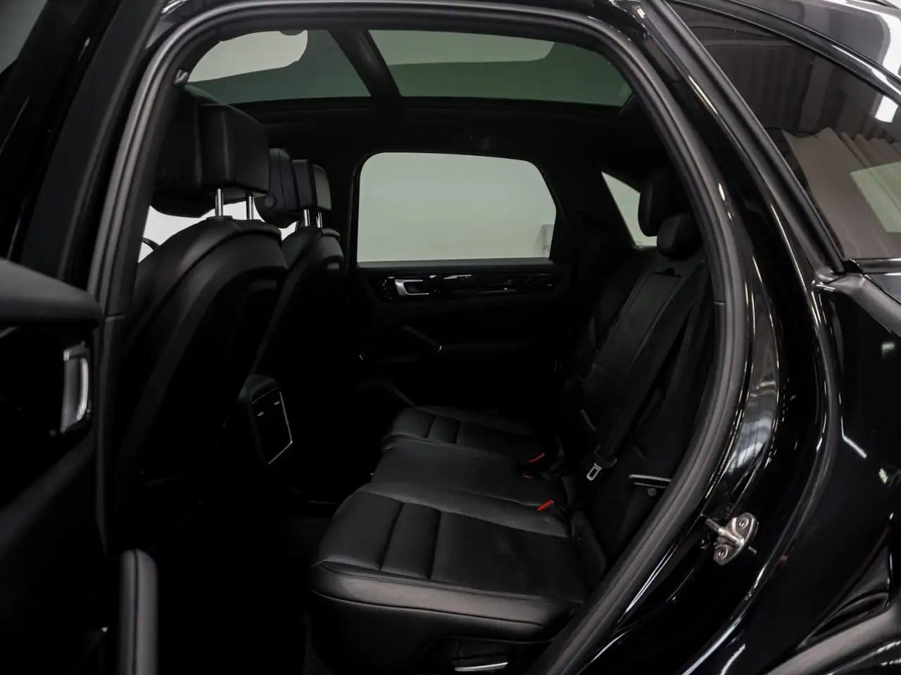 Porsche Cayenne снимка Porsche Cayenne