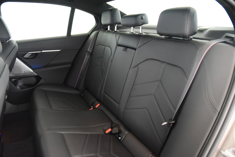 BMW 540 d xDrive M Sport Pro LED AHK H&K ParkAss DAB — photo 6